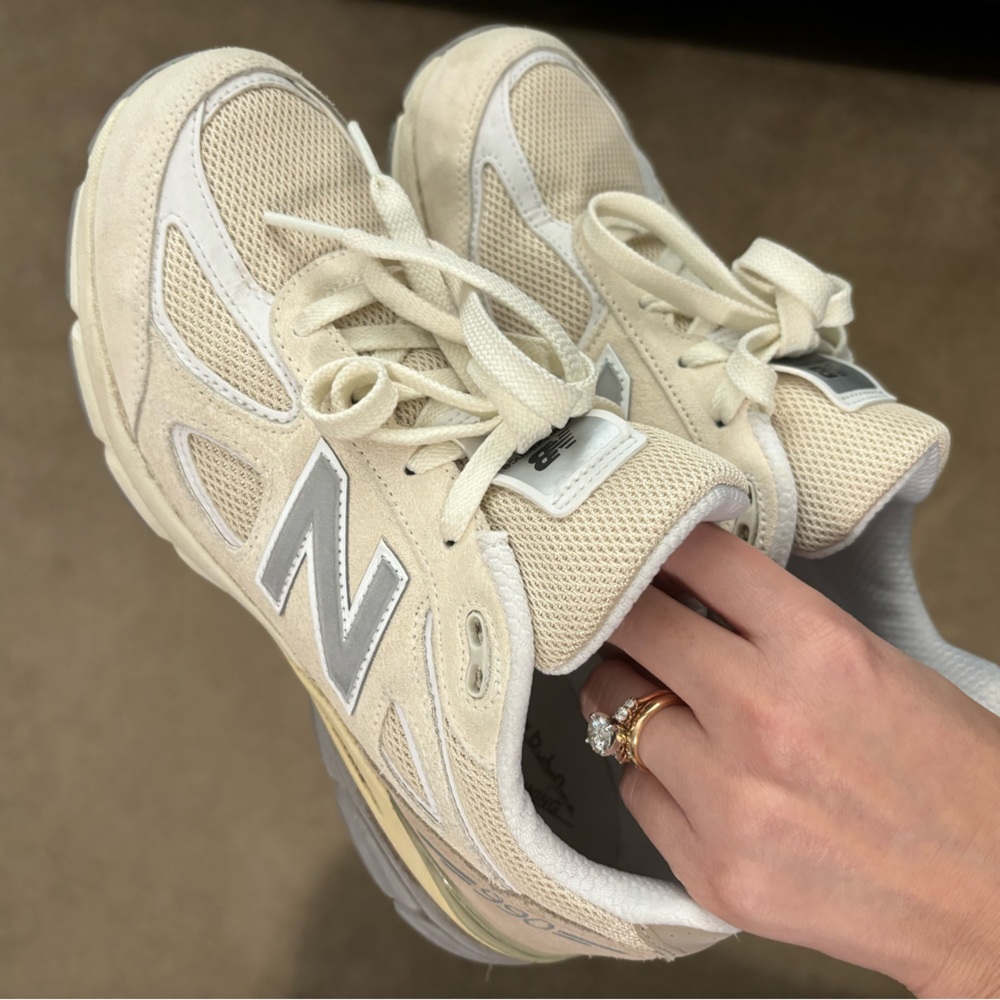 New Balance 990v4
